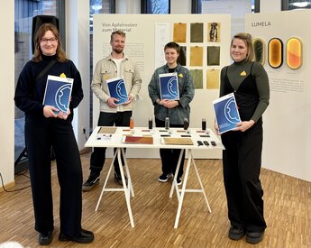 Die vier Preisträger:innen: Malou Rodefeld, Malte Zaversnik, Anna Giese und Eileen Pannott