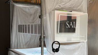 Installation von Moritz Berrer: „Schönheit – Design. Macht. Schönheit.“ 2023